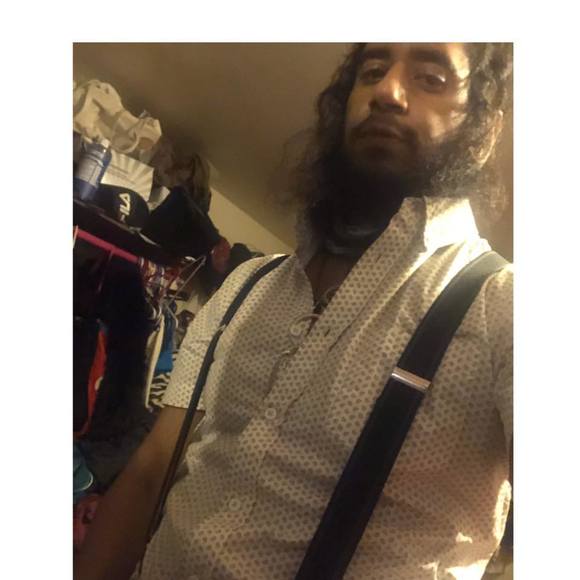 Poshmark profile picture for @embezzlement